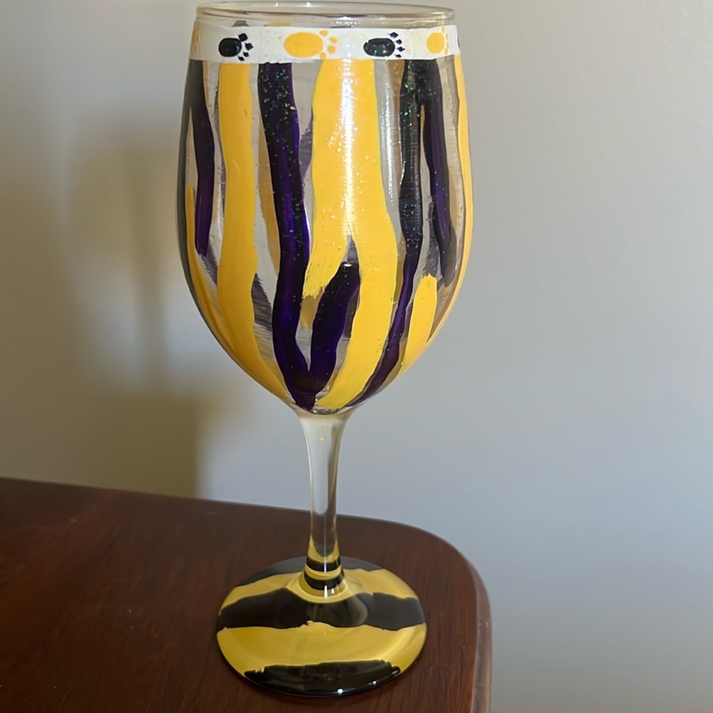 LSU painted wine glass